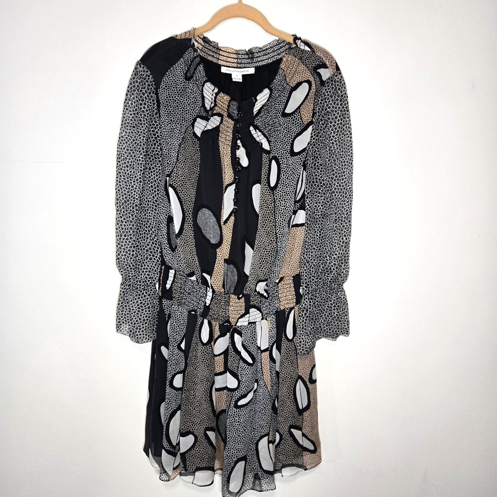 Diane von Furstenberg Kelley Dress Womens 8 Black Silk Abstract Pebble Smocked